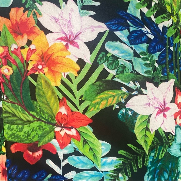 Show Me Your MuMu tropical floral print halter top - Picture 9 of 16